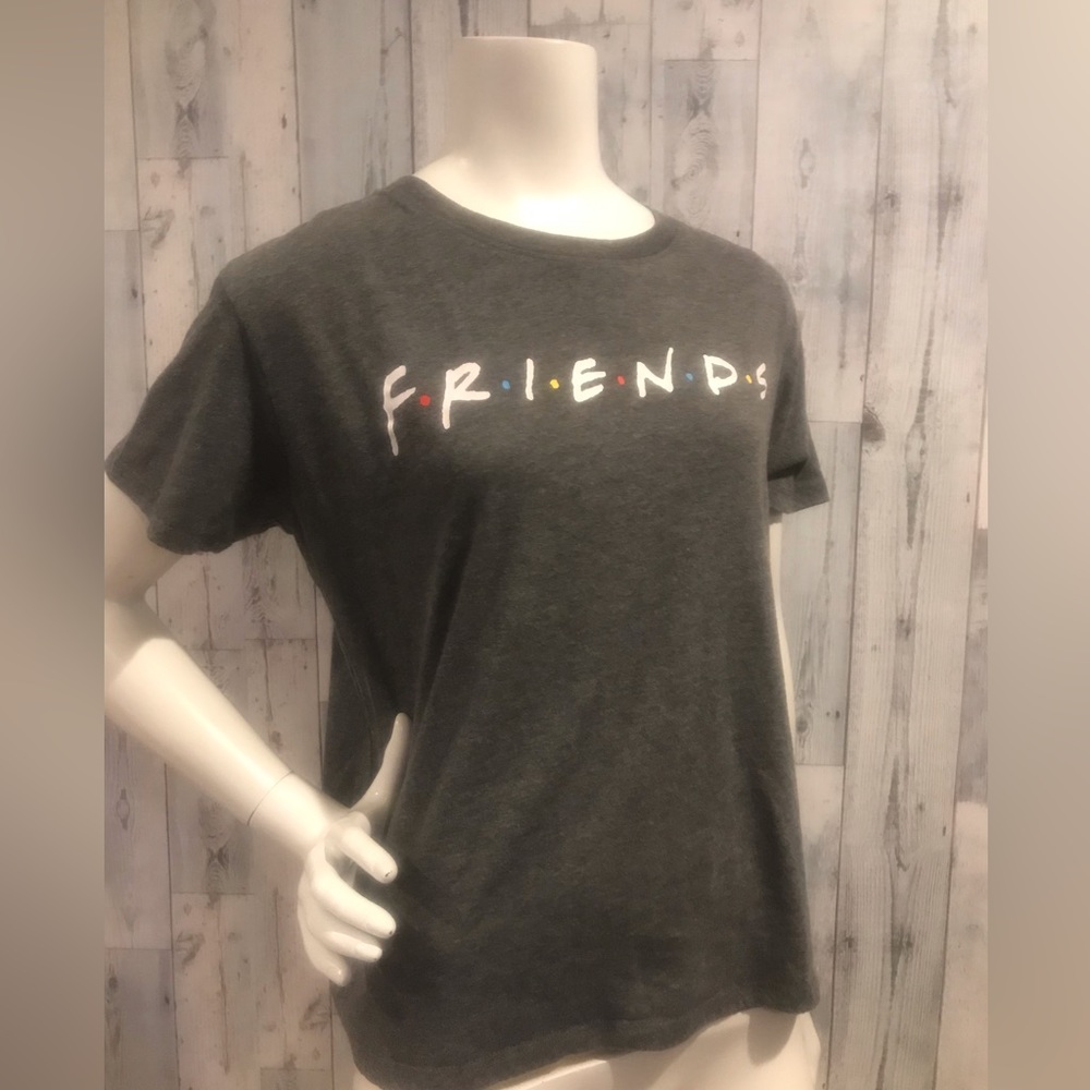 “Friends” grey woman’s tee shirt